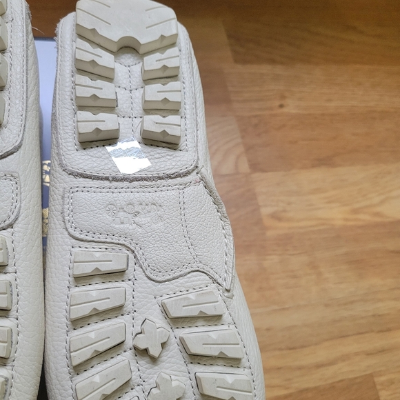 Coach Arlene Ivory Loafer Moc, size 9B - Picture 4 of 10